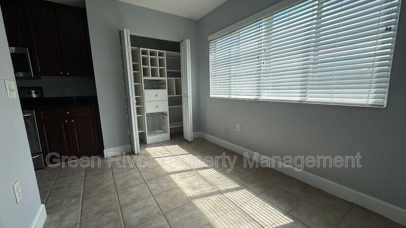 Lakeview Townhome in Il Villagio with Garage, Screened Lanai & Resort-Style Amenities property image