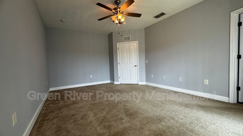 Lakeview Townhome in Il Villagio with Garage, Screened Lanai & Resort-Style Amenities property image