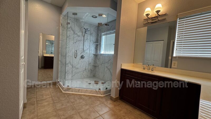 Lakeview Townhome in Il Villagio with Garage, Screened Lanai & Resort-Style Amenities property image