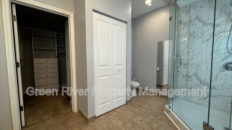 Lakeview Townhome in Il Villagio with Garage, Screened Lanai & Resort-Style Amenities property image
