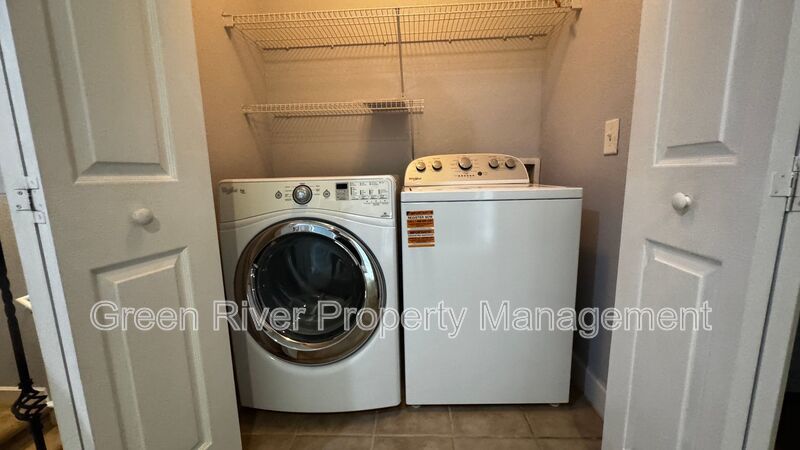 Lakeview Townhome in Il Villagio with Garage, Screened Lanai & Resort-Style Amenities property image