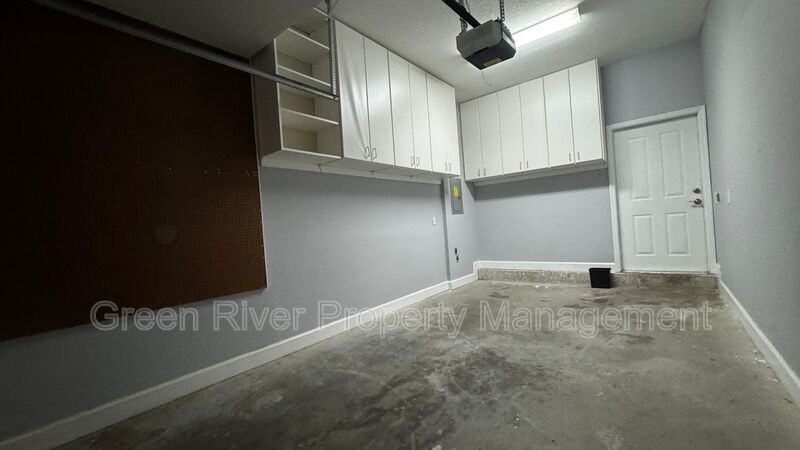 Lakeview Townhome in Il Villagio with Garage, Screened Lanai & Resort-Style Amenities property image