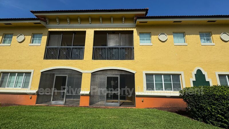 Lakeview Townhome in Il Villagio with Garage, Screened Lanai & Resort-Style Amenities property image