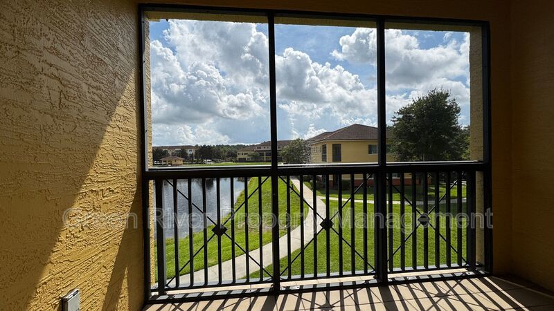 Lakeview Townhome in Il Villagio with Garage, Screened Lanai & Resort-Style Amenities property image