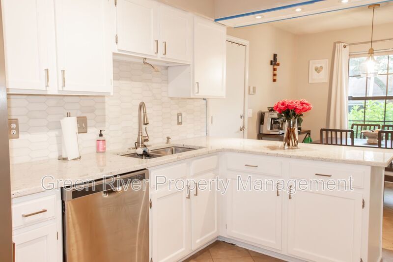 Available now!  Spacious 3-Bedroom Home in Julington Forest property image