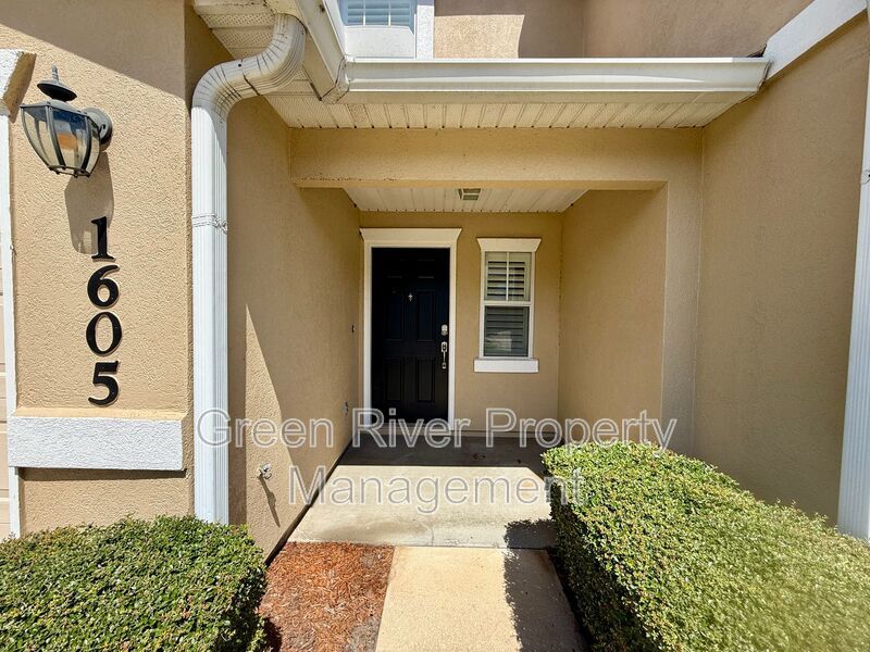 Charming Villa with Community Amenities in Lake Ridge Villas North property image