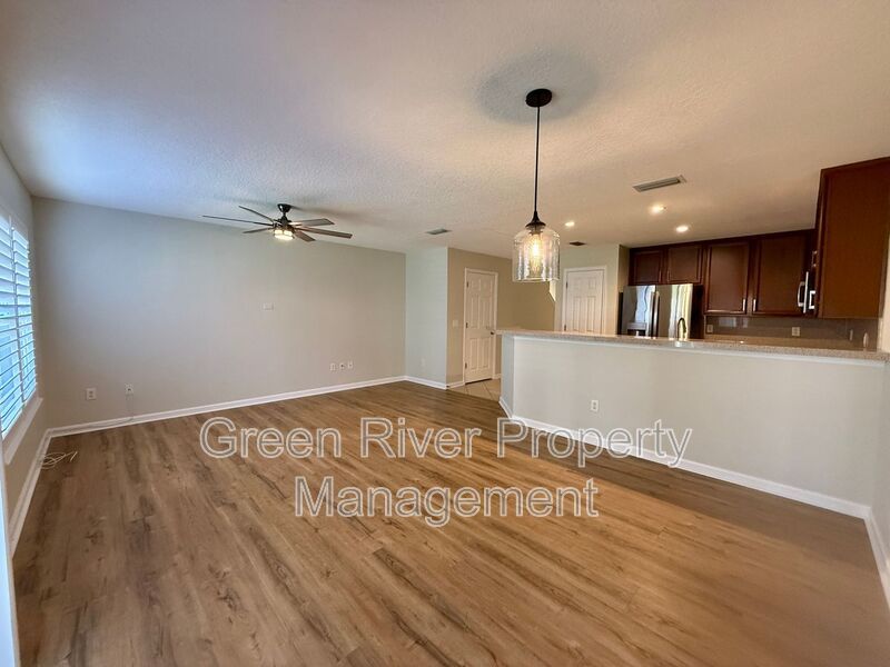 Charming Villa with Community Amenities in Lake Ridge Villas North property image