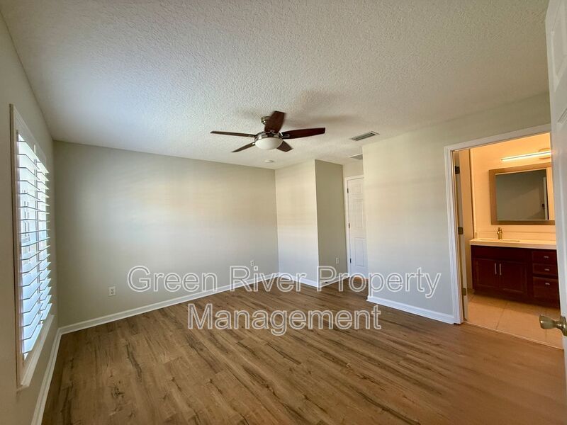 Charming Villa with Community Amenities in Lake Ridge Villas North property image