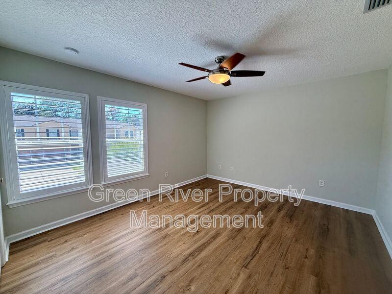 Charming Villa with Community Amenities in Lake Ridge Villas North property image