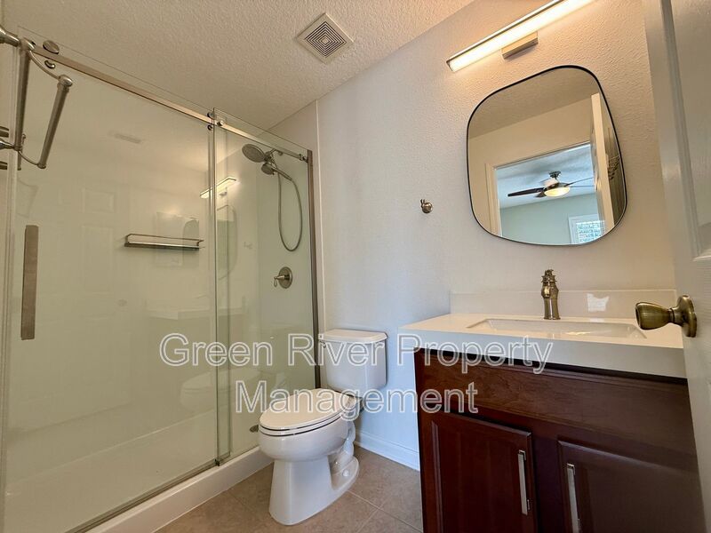 Charming Villa with Community Amenities in Lake Ridge Villas North property image