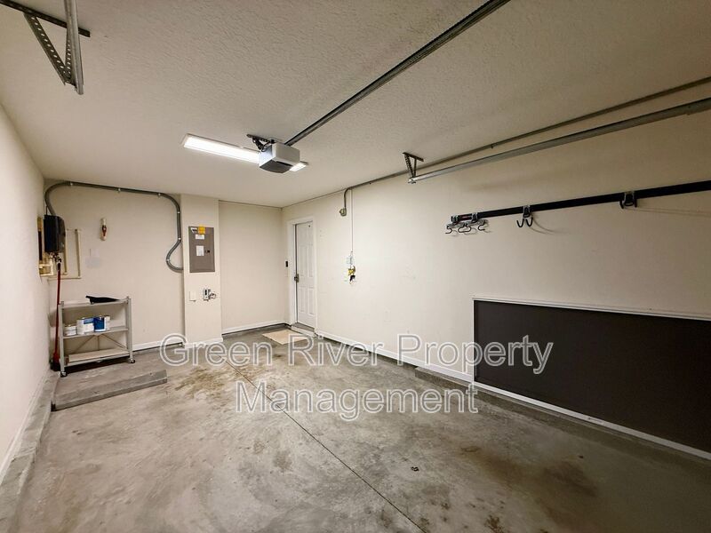 Charming Villa with Community Amenities in Lake Ridge Villas North property image