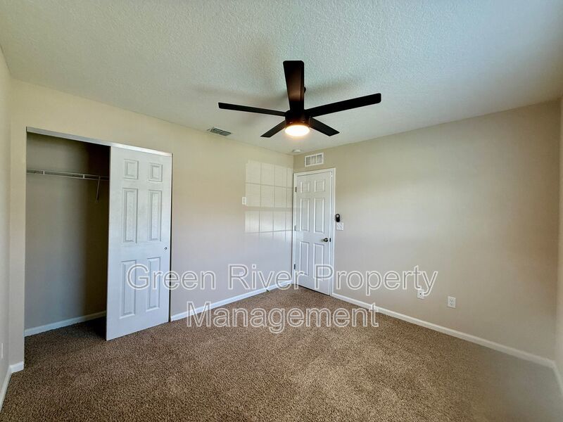 Pet friendly 4-bedroom, 2-bathroom home in the Twin Hills community! property image