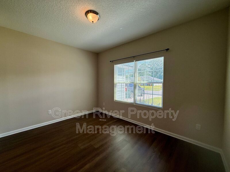 Pet friendly 4-bedroom, 2-bathroom home in the Twin Hills community! property image