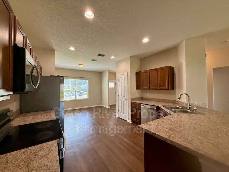 Pet friendly 4-bedroom, 2-bathroom home in the Twin Hills community! property image
