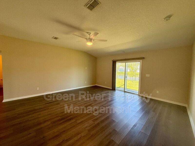 Pet friendly 4-bedroom, 2-bathroom home in the Twin Hills community! property image
