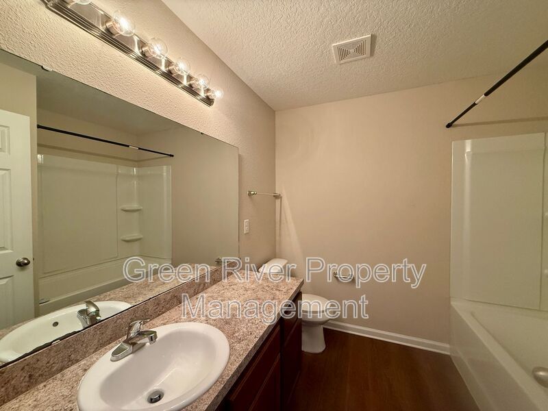Pet friendly 4-bedroom, 2-bathroom home in the Twin Hills community! property image