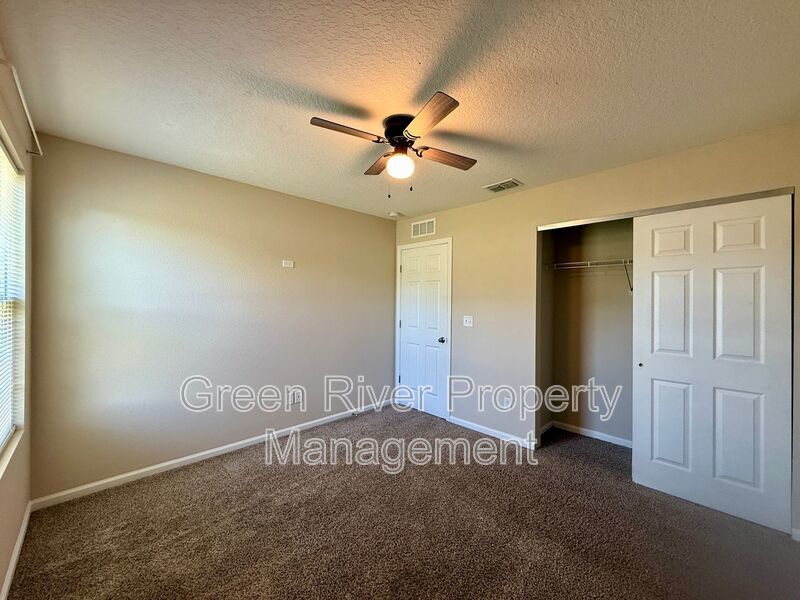 Pet friendly 4-bedroom, 2-bathroom home in the Twin Hills community! property image
