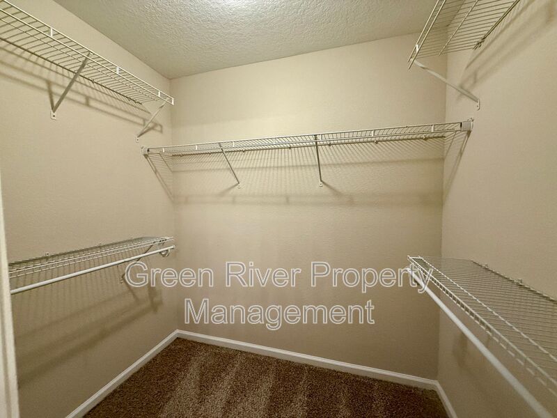Pet friendly 4-bedroom, 2-bathroom home in the Twin Hills community! property image