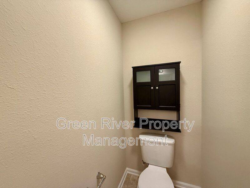 Pet friendly 4-bedroom, 2-bathroom home in the Twin Hills community! property image