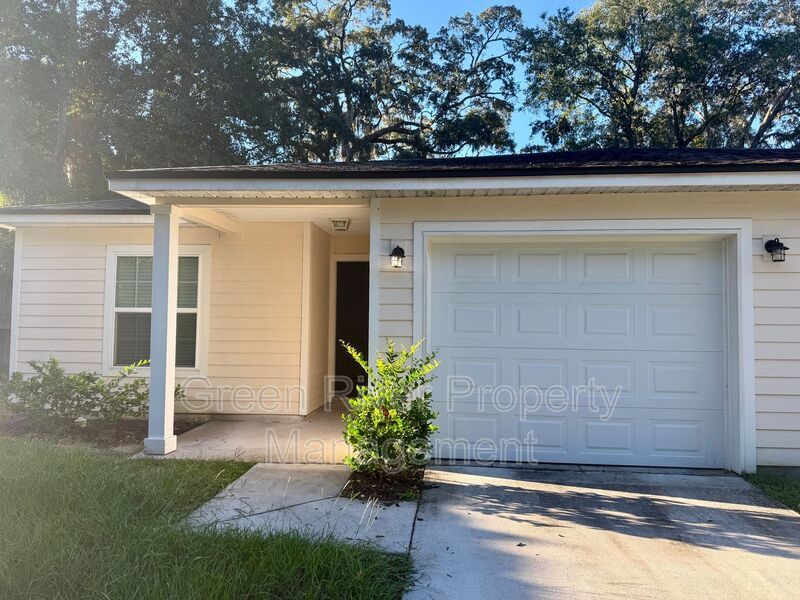 Charming 2-Bedroom Duplex with Garage & Room to Spread Out! property image