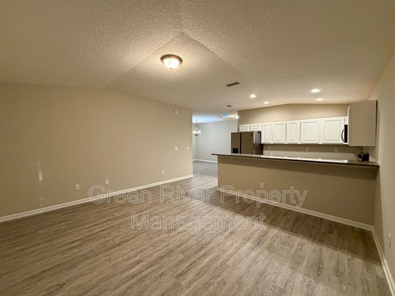 Charming 2-Bedroom Duplex with Garage & Room to Spread Out! property image