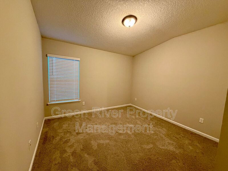 Charming 2-Bedroom Duplex with Garage & Room to Spread Out! property image