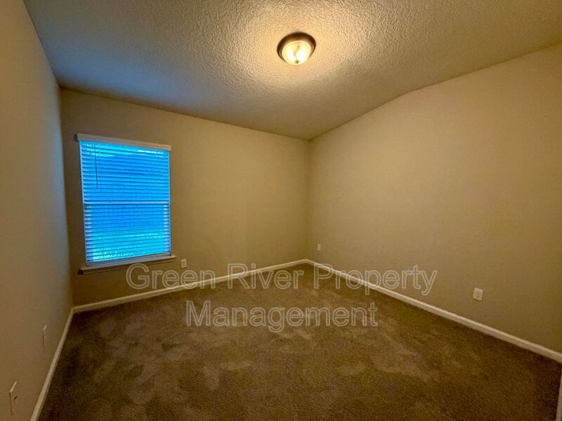 Charming 2-Bedroom Duplex with Garage & Room to Spread Out! property image