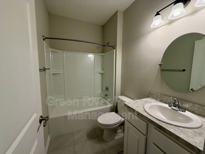 Charming 2-Bedroom Duplex with Garage & Room to Spread Out! property image