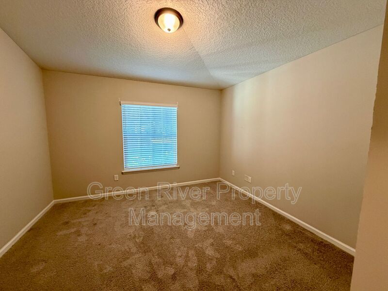 Charming 2-Bedroom Duplex with Garage & Room to Spread Out! property image