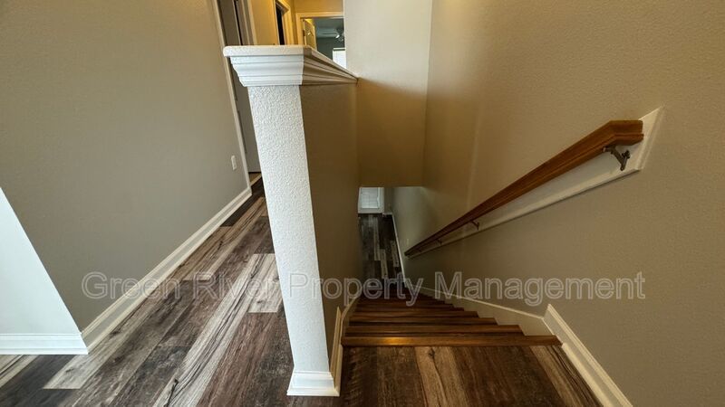 Spacious 3-Bedroom Townhome in Oakleaf Plantation with Screened Porch & Resort-Style Amenities property image