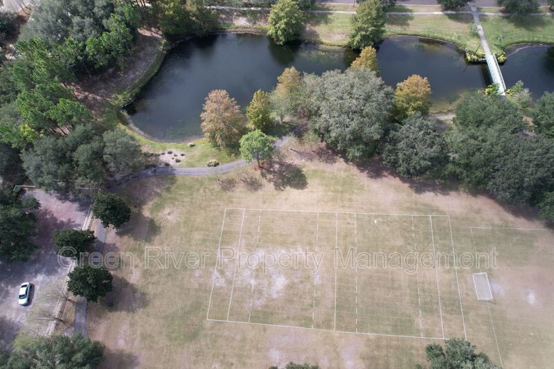 Spacious 3-Bedroom Townhome in Oakleaf Plantation with Screened Porch & Resort-Style Amenities property image