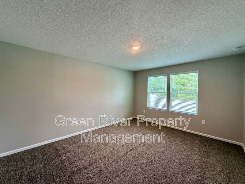 Spacious 4-Bedroom Home in Desirable Cross Creek Community property image