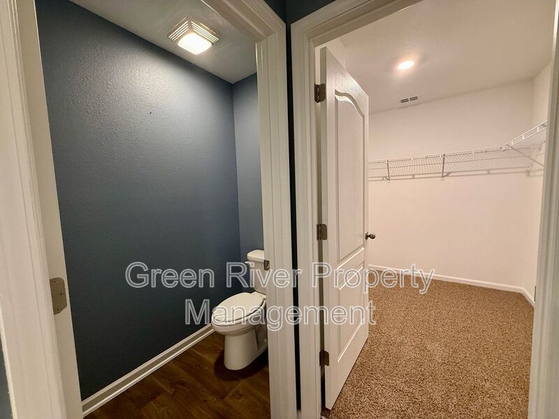 Spacious 4-Bedroom Home in Desirable Cross Creek Community property image