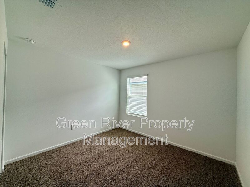 Spacious 4-Bedroom Home in Desirable Cross Creek Community property image