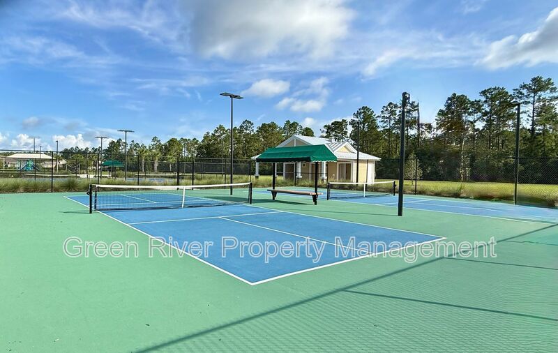 Spacious 4-Bedroom Home in Desirable Cross Creek Community property image