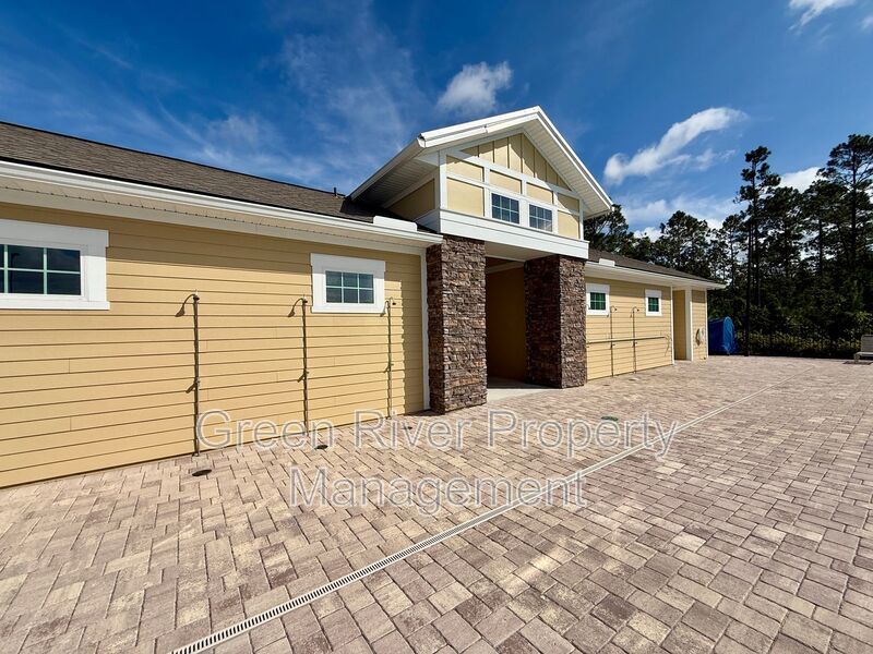 Spacious 4-Bedroom Home in Desirable Cross Creek Community property image